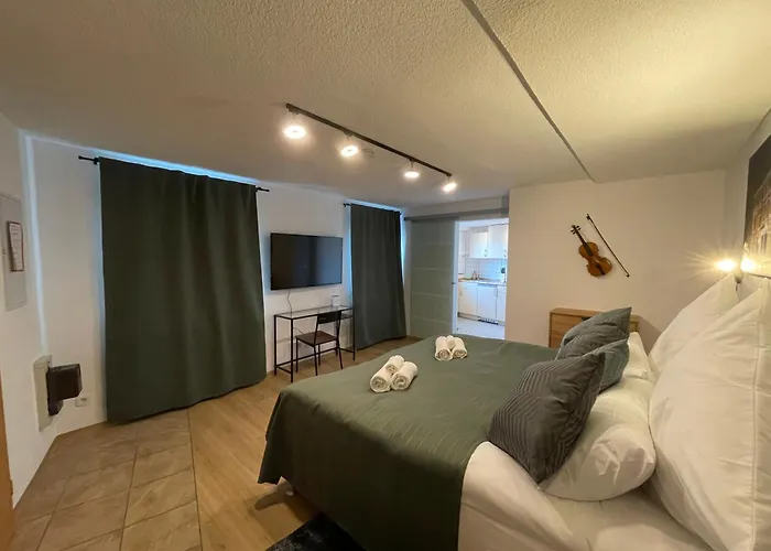 Violine1 Am Bahnhof-city *